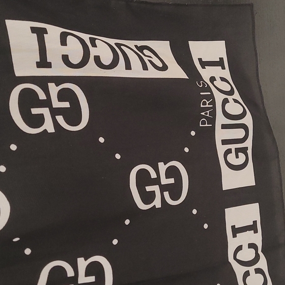 COPY - Gucci Scarf - Picture 5 of 7